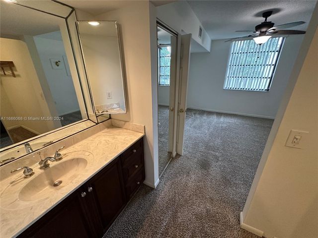 3650 Whitehall Drive 304, West Palm Beach, FL 33401