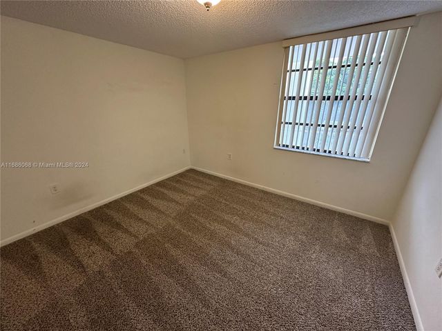 3650 Whitehall Drive 304, West Palm Beach, FL 33401