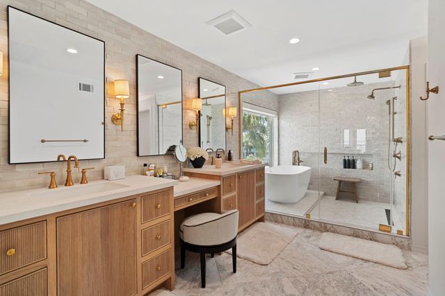 102 Lanai Street, Tiki Island, TX 77554