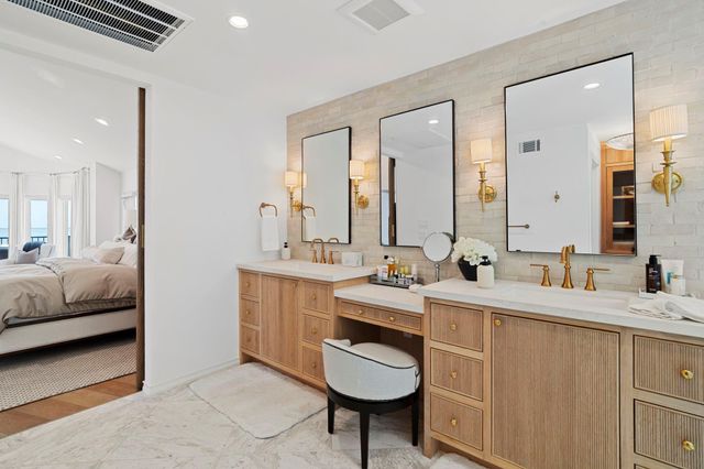 102 Lanai Street, Tiki Island, TX 77554