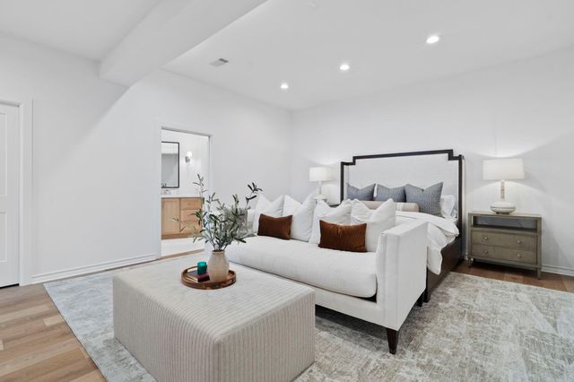 102 Lanai Street, Tiki Island, TX 77554