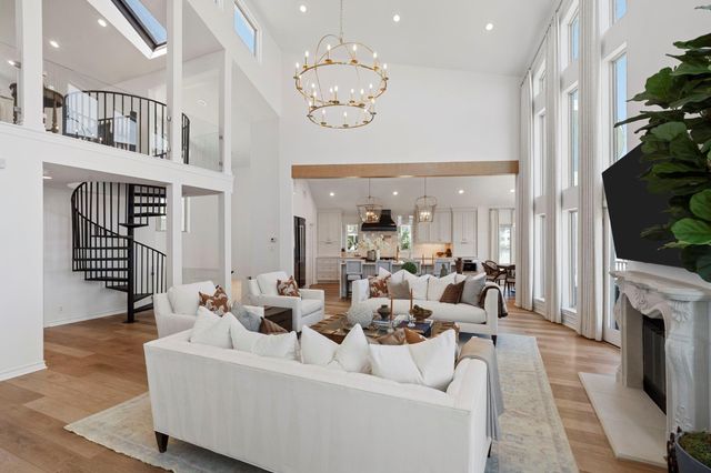 102 Lanai Street, Tiki Island, TX 77554