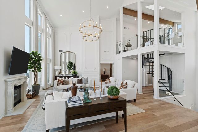 102 Lanai Street, Tiki Island, TX 77554