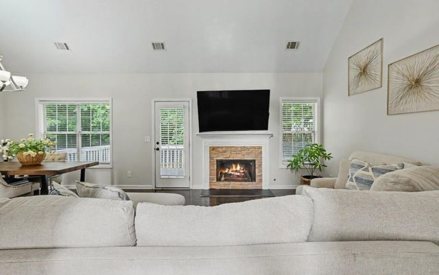 2925 Shane Drive, Snellville, GA 30078