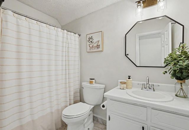 2925 Shane Drive, Snellville, GA 30078