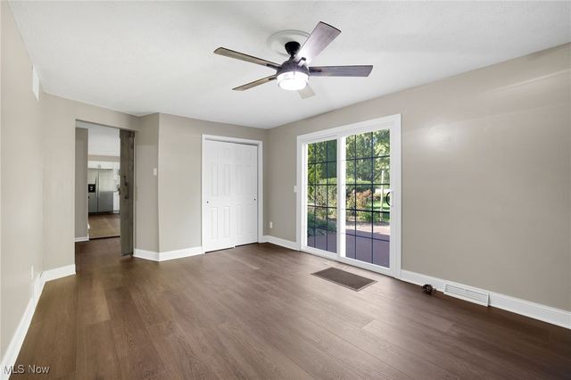 3863 Heckman Street NW, Uniontown, OH 44685