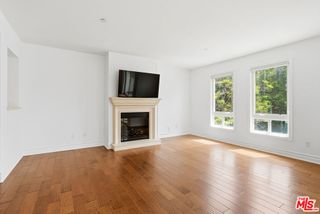 325 Arnaz Drive 201, Los Angeles, CA 90048