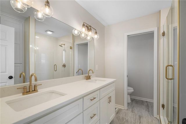 1913 W Dennis Avenue, Olathe, KS 66061