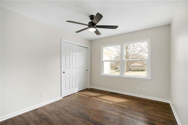 1913 W Dennis Avenue, Olathe, KS 66061