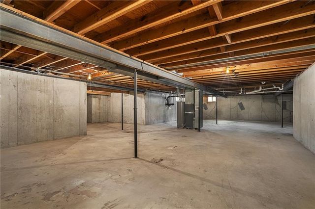 1913 W Dennis Avenue, Olathe, KS 66061