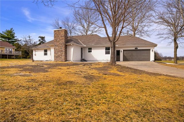 1913 W Dennis Avenue, Olathe, KS 66061