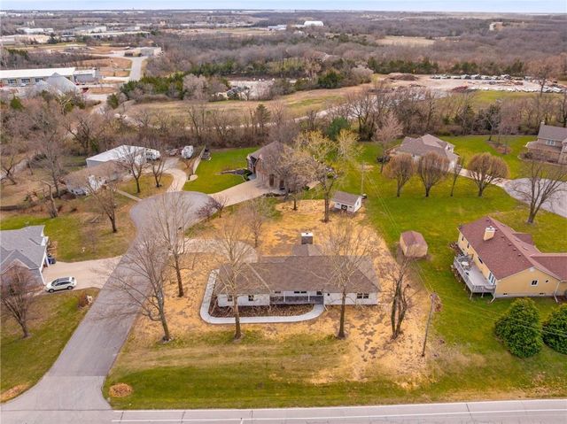 1913 W Dennis Avenue, Olathe, KS 66061