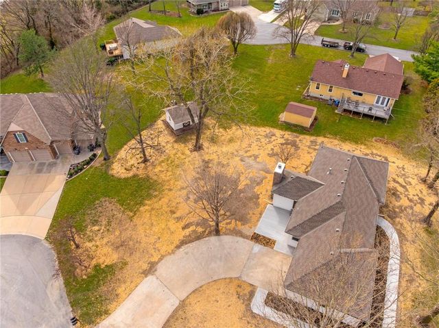 1913 W Dennis Avenue, Olathe, KS 66061