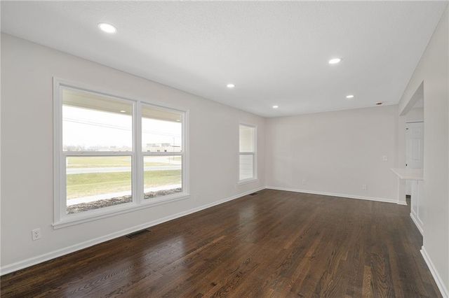 1913 W Dennis Avenue, Olathe, KS 66061