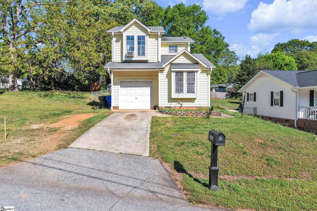 203 Lowndes Avenue, Greenville, SC 29607