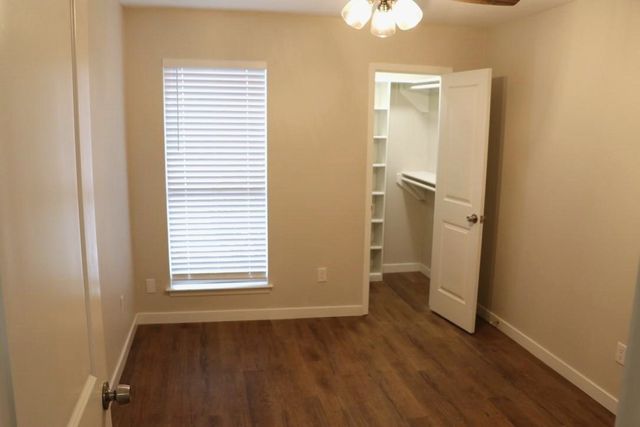 726 Cory Street, Grapevine, TX 76051