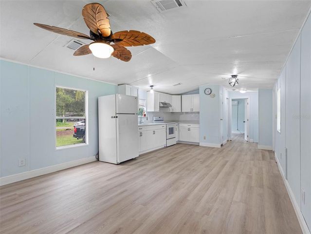 8714 N MEADOWVIEW CIRCLE, Tampa, FL 33625
