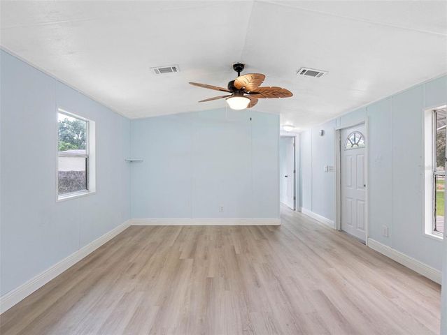 8714 N MEADOWVIEW CIRCLE, Tampa, FL 33625