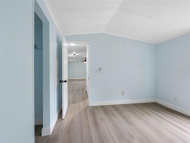8714 N MEADOWVIEW CIRCLE, Tampa, FL 33625