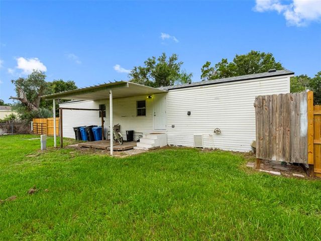 8714 N MEADOWVIEW CIRCLE, Tampa, FL 33625