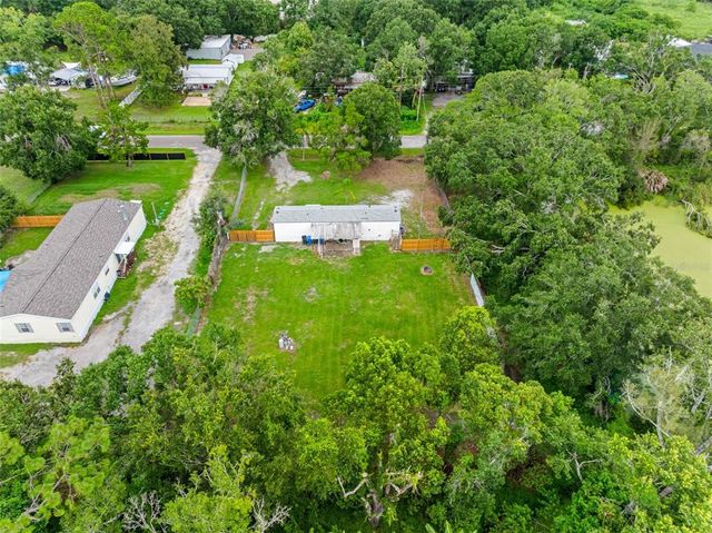 8714 N MEADOWVIEW CIRCLE, Tampa, FL 33625