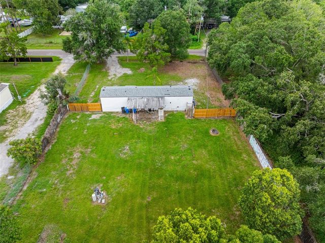 8714 N MEADOWVIEW CIRCLE, Tampa, FL 33625