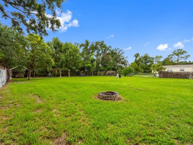 8714 N MEADOWVIEW CIRCLE, Tampa, FL 33625