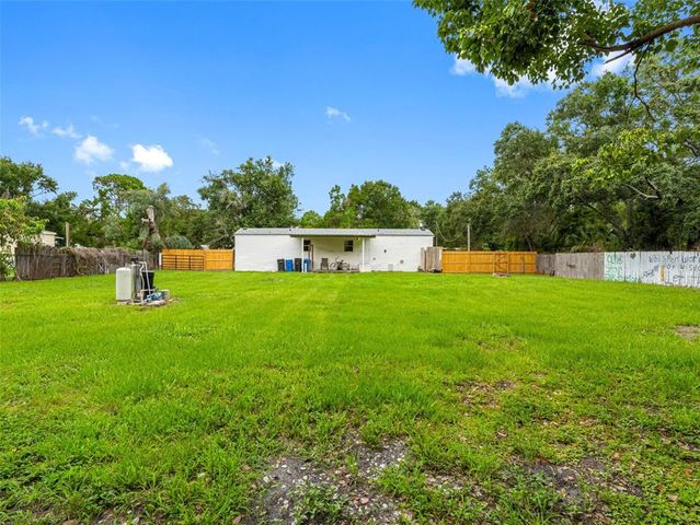 8714 N MEADOWVIEW CIRCLE, Tampa, FL 33625