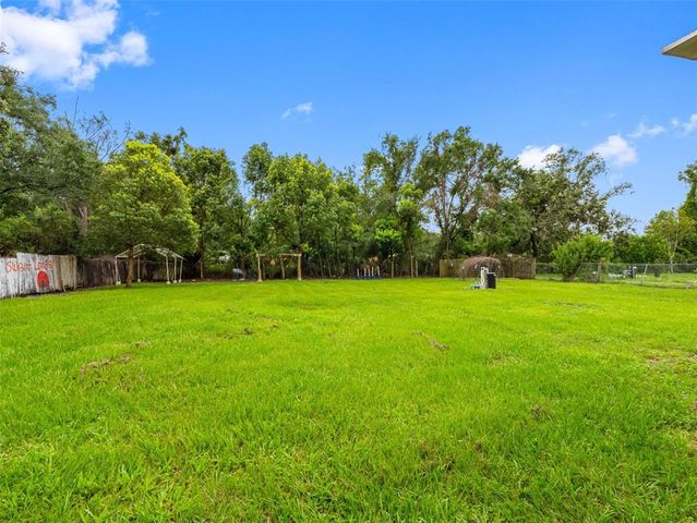 8714 N MEADOWVIEW CIRCLE, Tampa, FL 33625