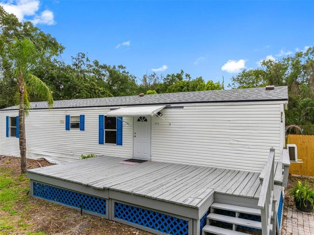 8714 N MEADOWVIEW CIRCLE, Tampa, FL 33625