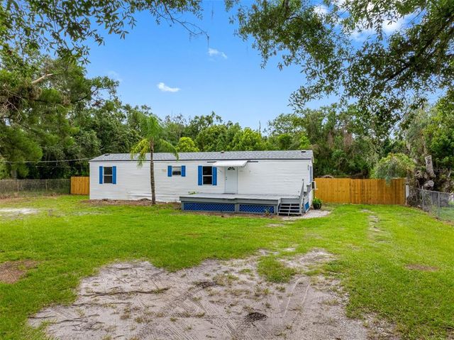 8714 N MEADOWVIEW CIRCLE, Tampa, FL 33625