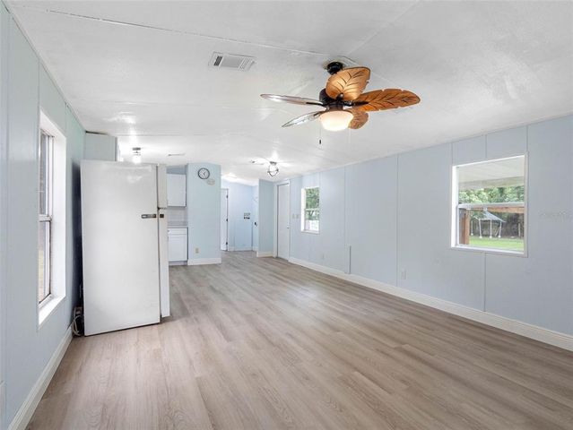 8714 N MEADOWVIEW CIRCLE, Tampa, FL 33625