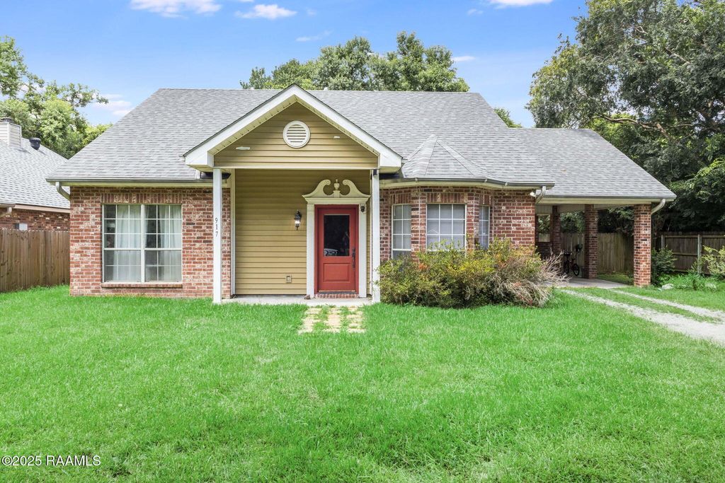 917 W Monroe Street, Broussard, LA 70518