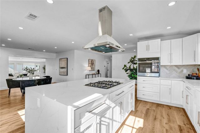 10505 Halbrent, San Fernando, CA 91345