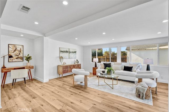 10505 Halbrent, San Fernando, CA 91345