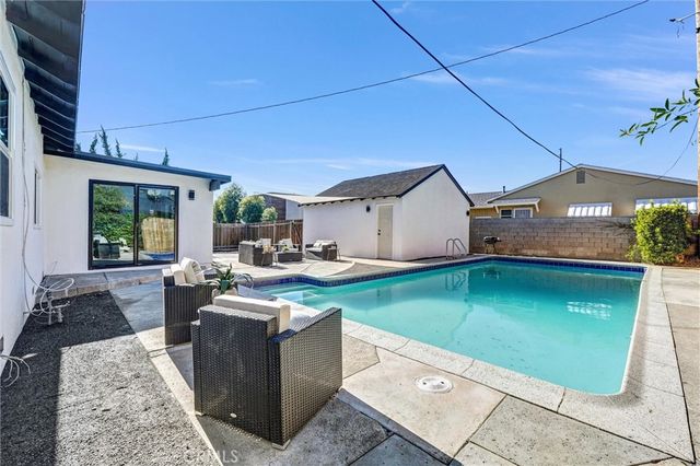 10505 Halbrent, San Fernando, CA 91345