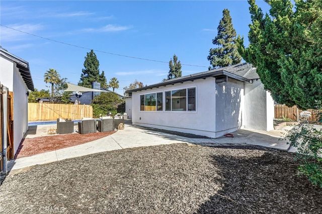 10505 Halbrent, San Fernando, CA 91345