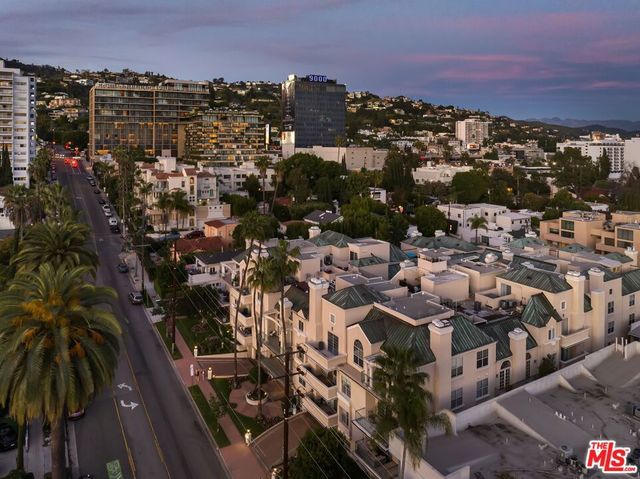 930 N Doheny Drive 305, West Hollywood, CA 90069