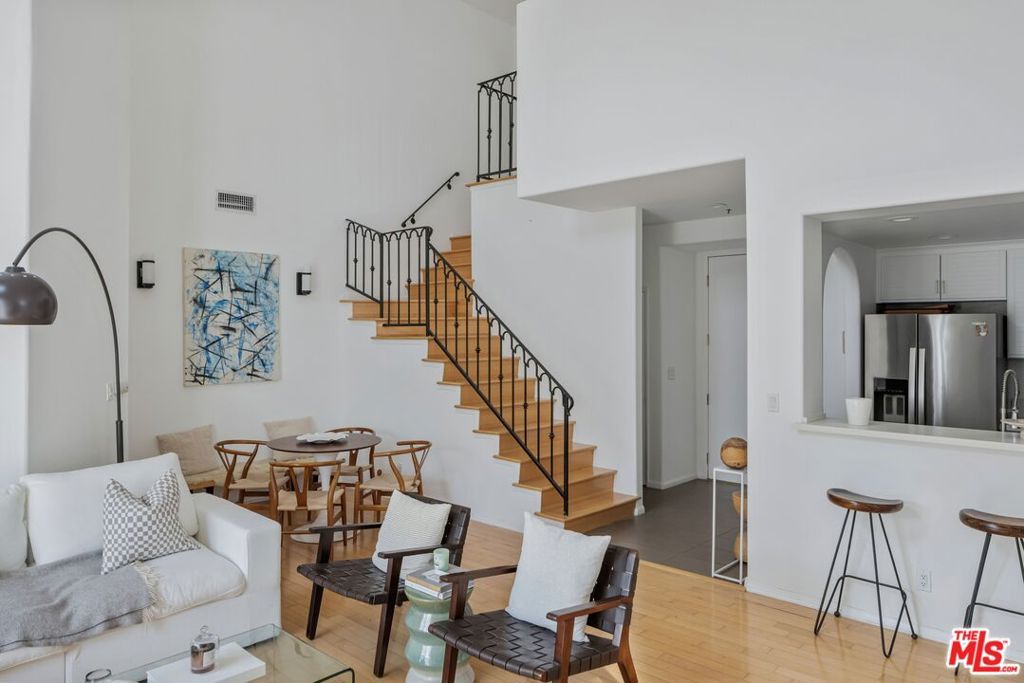 Image 12 of property listing at 930 N Doheny Drive 305, West Hollywood, CA 90069