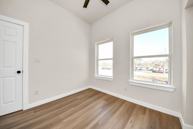 8025 Peachtree Street D, Houston, TX 77016