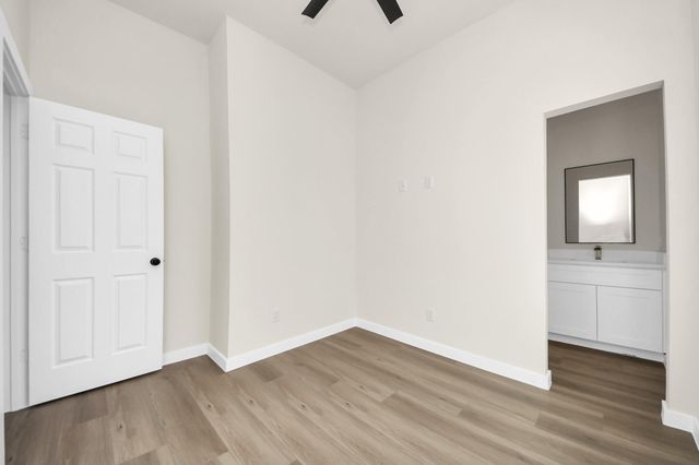 8025 Peachtree Street D, Houston, TX 77016