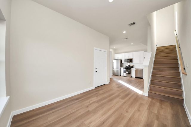 8025 Peachtree Street D, Houston, TX 77016