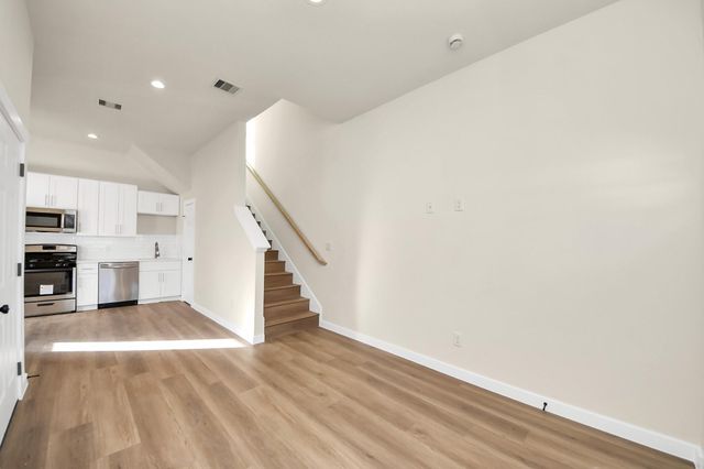 8025 Peachtree Street D, Houston, TX 77016