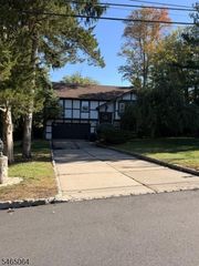 7 Garden St, East Hanover Twp., NJ 07936