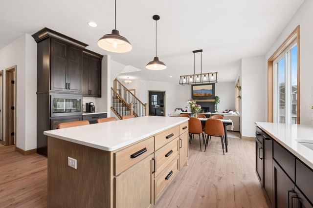 429 Collova Drive, Vadnais Heights, MN 55127