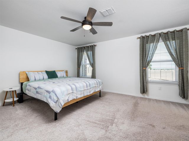 7106 Summer Tanager DR 18, Austin, TX 78744