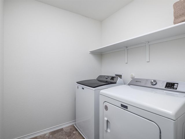 7106 Summer Tanager DR 18, Austin, TX 78744