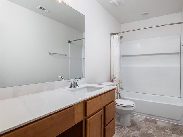 7106 Summer Tanager DR 18, Austin, TX 78744