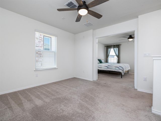 7106 Summer Tanager DR 18, Austin, TX 78744