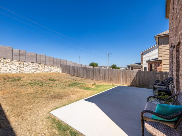 7106 Summer Tanager DR 18, Austin, TX 78744
